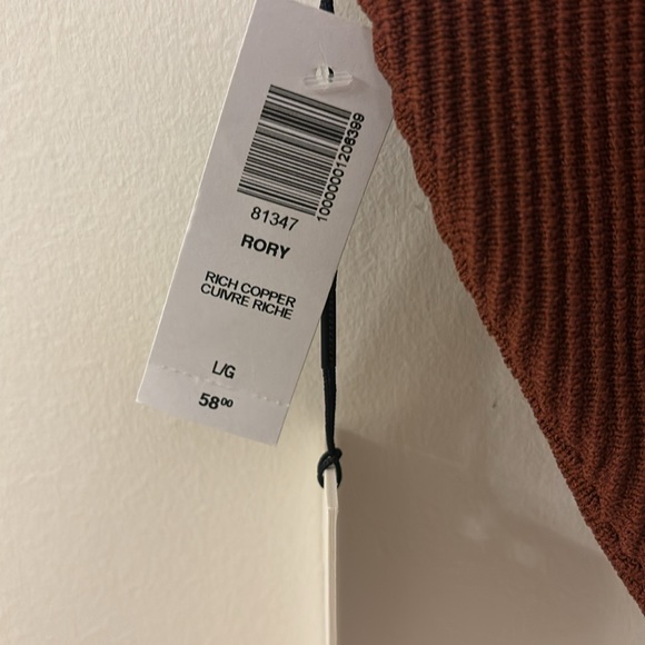 Babaton / Aritzia Sculpt Knit Racer Cropped Tank - Picture 3 of 3